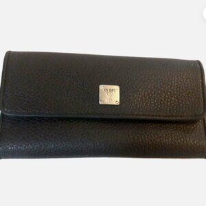 “Guess Black Wallet Sleek & Stylish Designer / Signature Branding” womans
